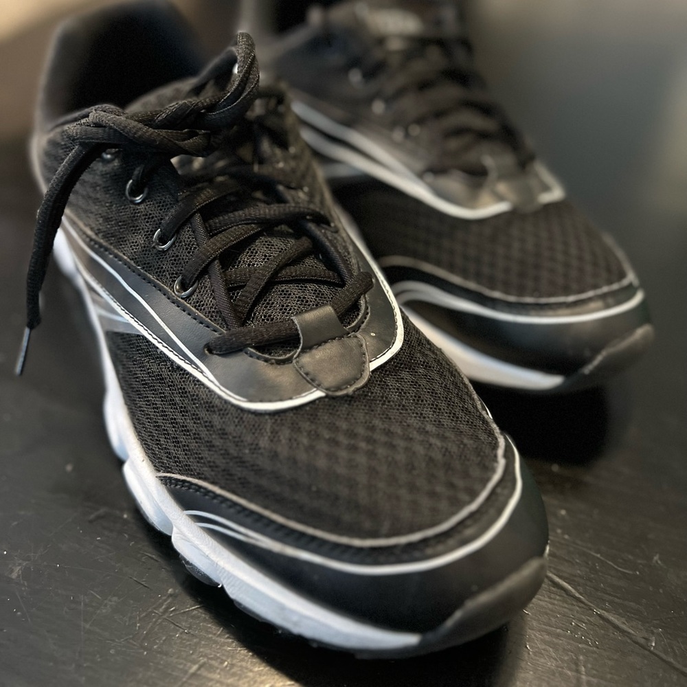 Avalanche Men’s Shoes Black And White Sneakers av85967